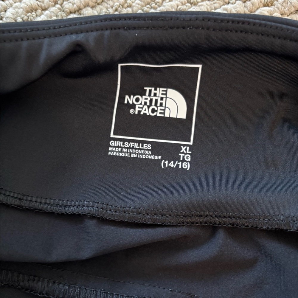 The North Face Girls Athletic Black Shorts XL 14/16 - Picture 4 of 4